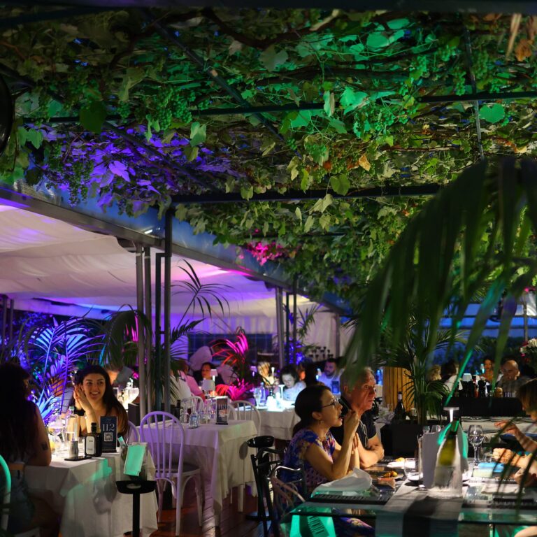 Cena romantica - giardino estivo - Pasqua al Ristorante Da Dino a Torino