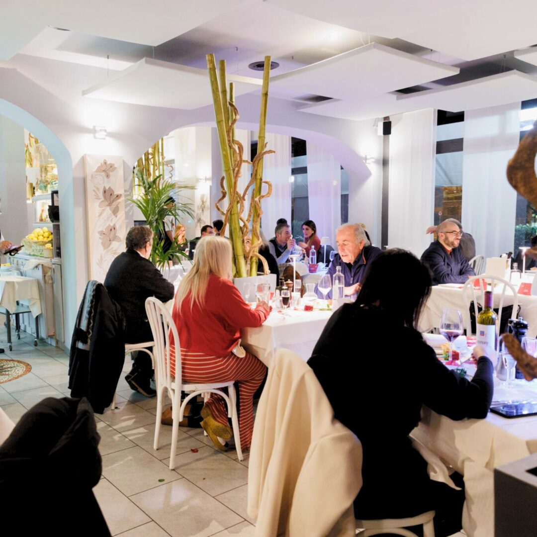 Pasqua al Ristorante Da Dino a Torino, sala interna
