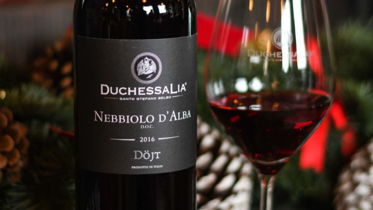Etichetta nebbiolo d'alba - vini piemontesi