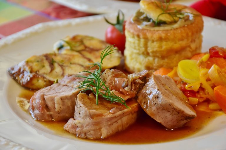 Arrosto di maiale con tortino di verdure - Pranzi e cene autunnali al ristorante Da Dino a Torino