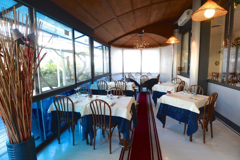 recensioni tripadvisor, sala interna di Ristorante Da Dino a Torino