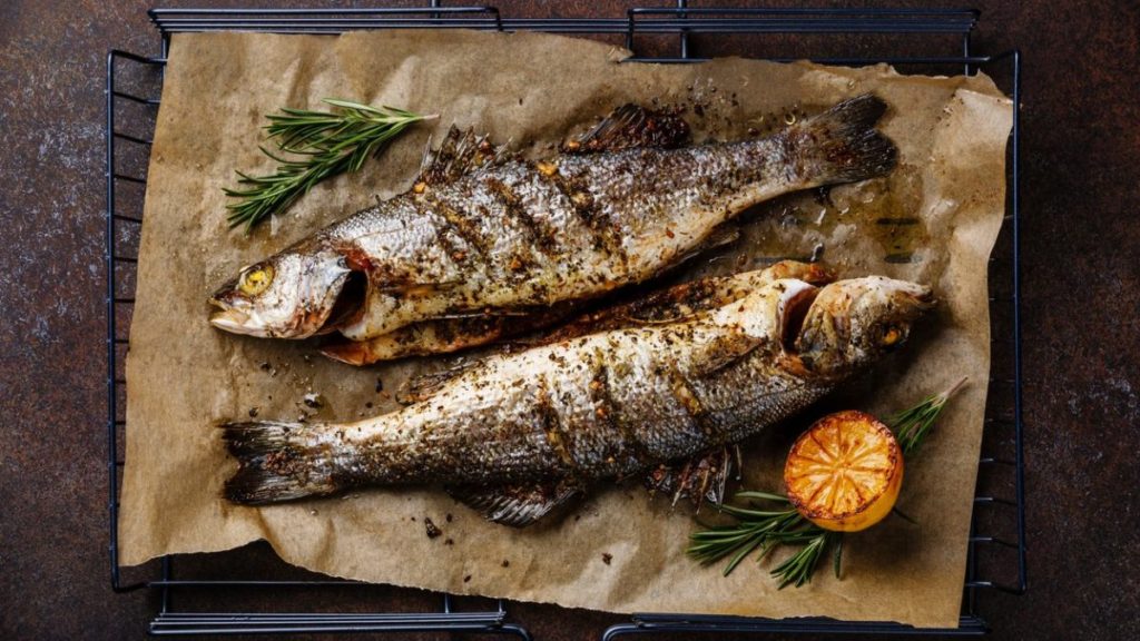 Spigola alla brace - pesce e carne alla griglia